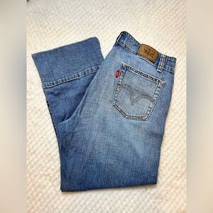 Levi's women’s Classic Straight  leg 515 capri size 6